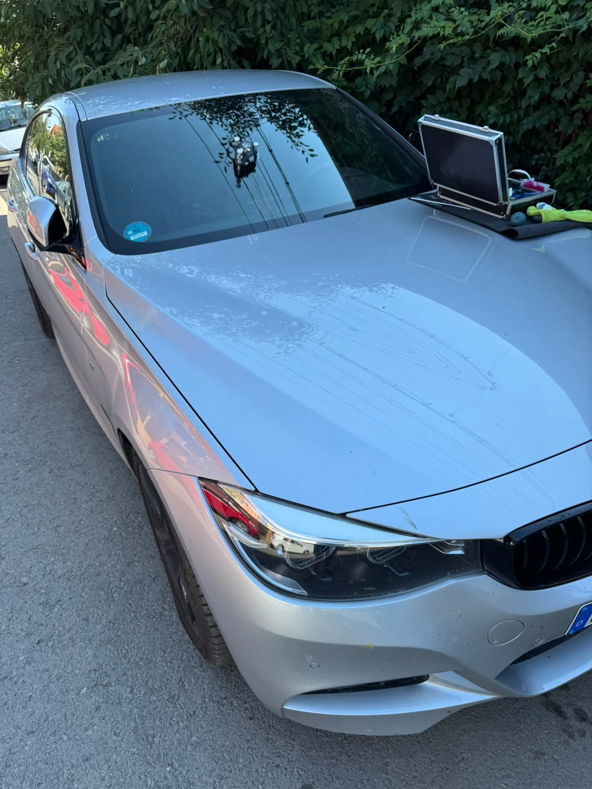 Cadru complet BMW Seria 3 GT argintiu la finalizarea reparației